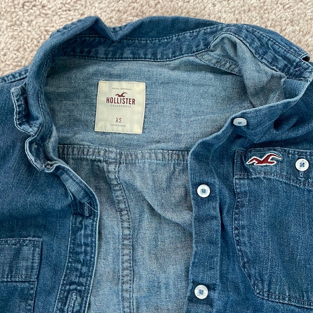 Hollister xs button down shirt